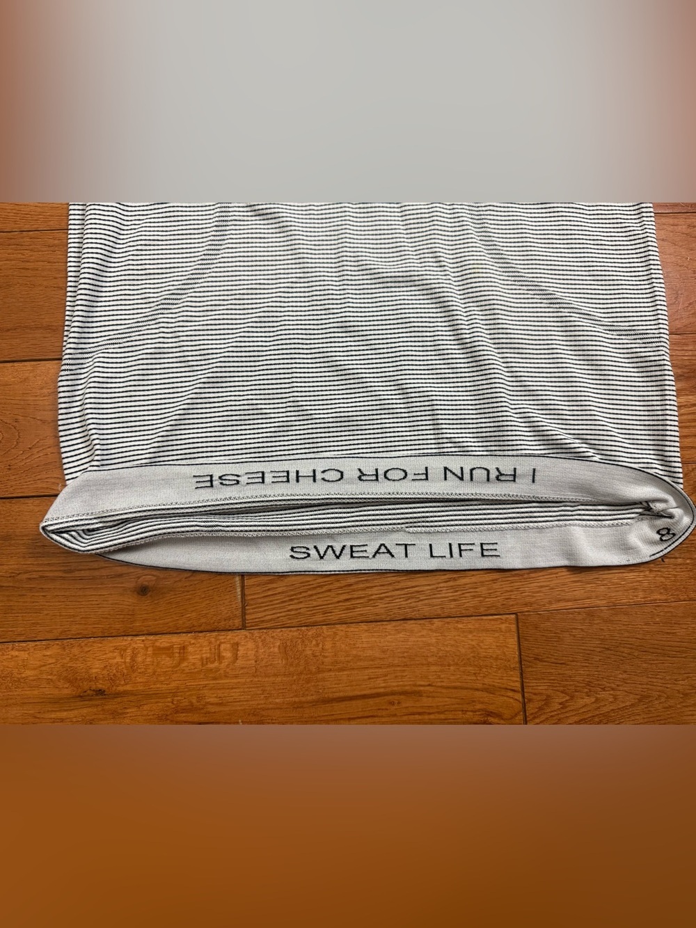 Lululemon Swiftly Tech 2.0 Long Sleeve Run Top ‘I Run For Cheese’ Hidden Words - Picture 2 of 6